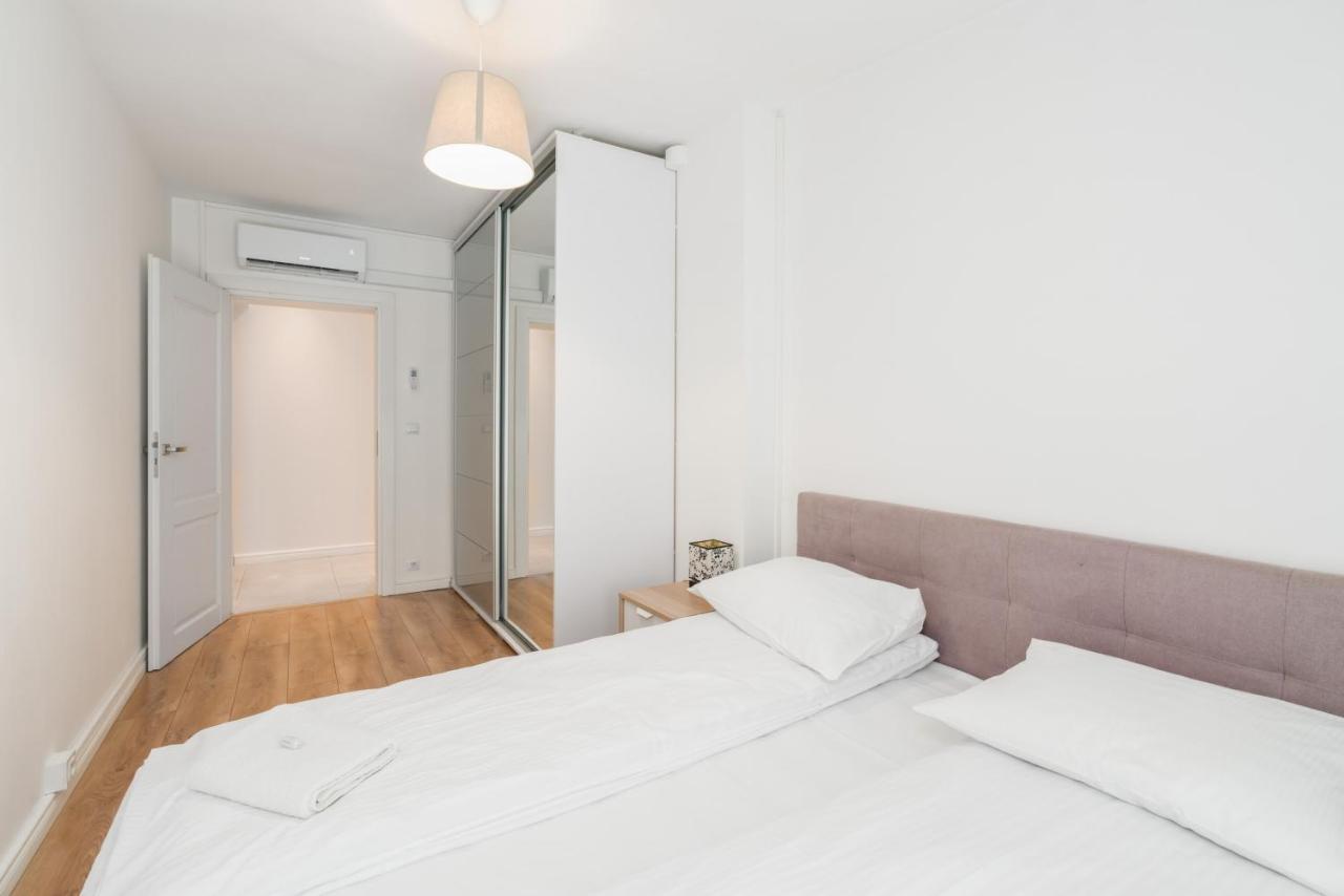 Apartment Poznan Old Town Strzelecka By Noclegi Renters ภายนอก รูปภาพ